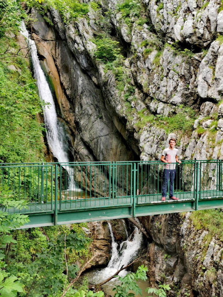 Versteckt, gehört aber zu den Hallstatt Sehenswürdigkeiten: Der Mühlbach Wasserfall