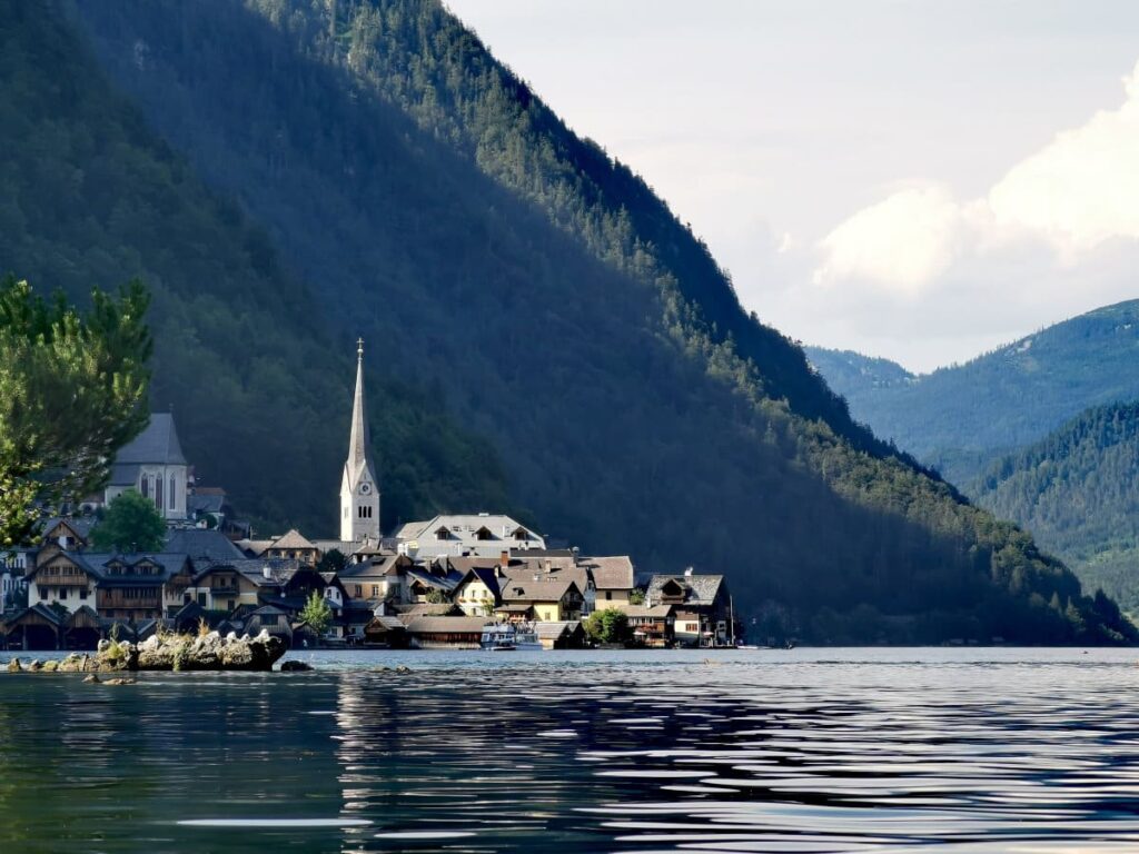 Hallstatt Österreich - vom Wasser aus gesehen